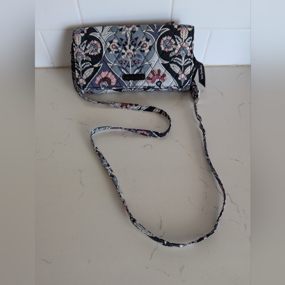 Vera Bradley Wallet Purse Crossbody w/13 RFID Slots, Zipper and magnetic